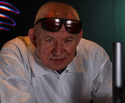 Dr. Romuald Pawluczyk